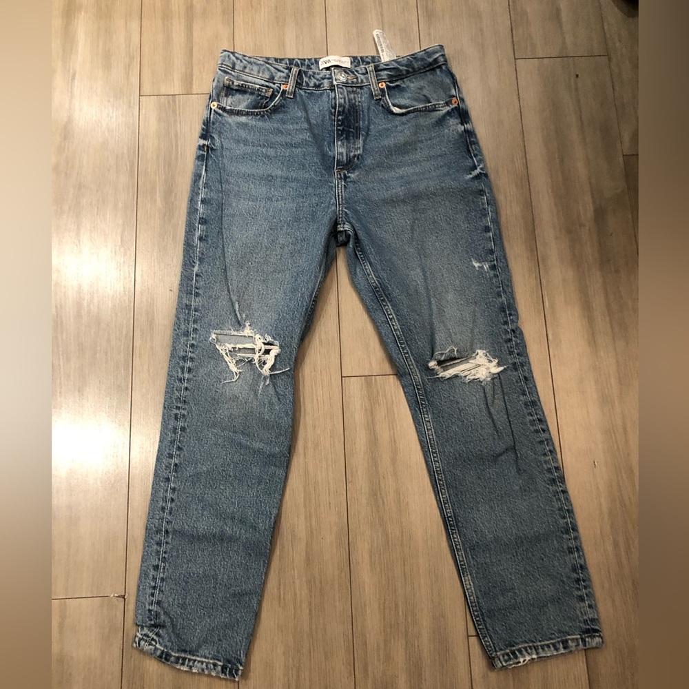 Zara straight /slight taper distressed jeans size 8